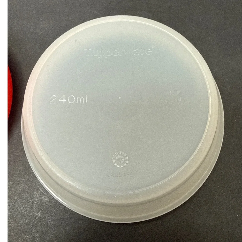 Tupperware Red Snack Cup 240ml Round Food Storage Container with Lid 8422A-2